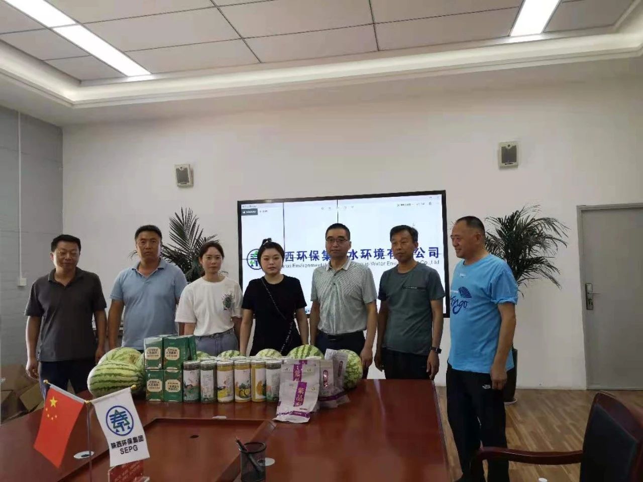 水环境公司开展“情系职工 夏送清凉”慰问活动 水环境公司开展“情系职工 夏送清凉”慰问活动