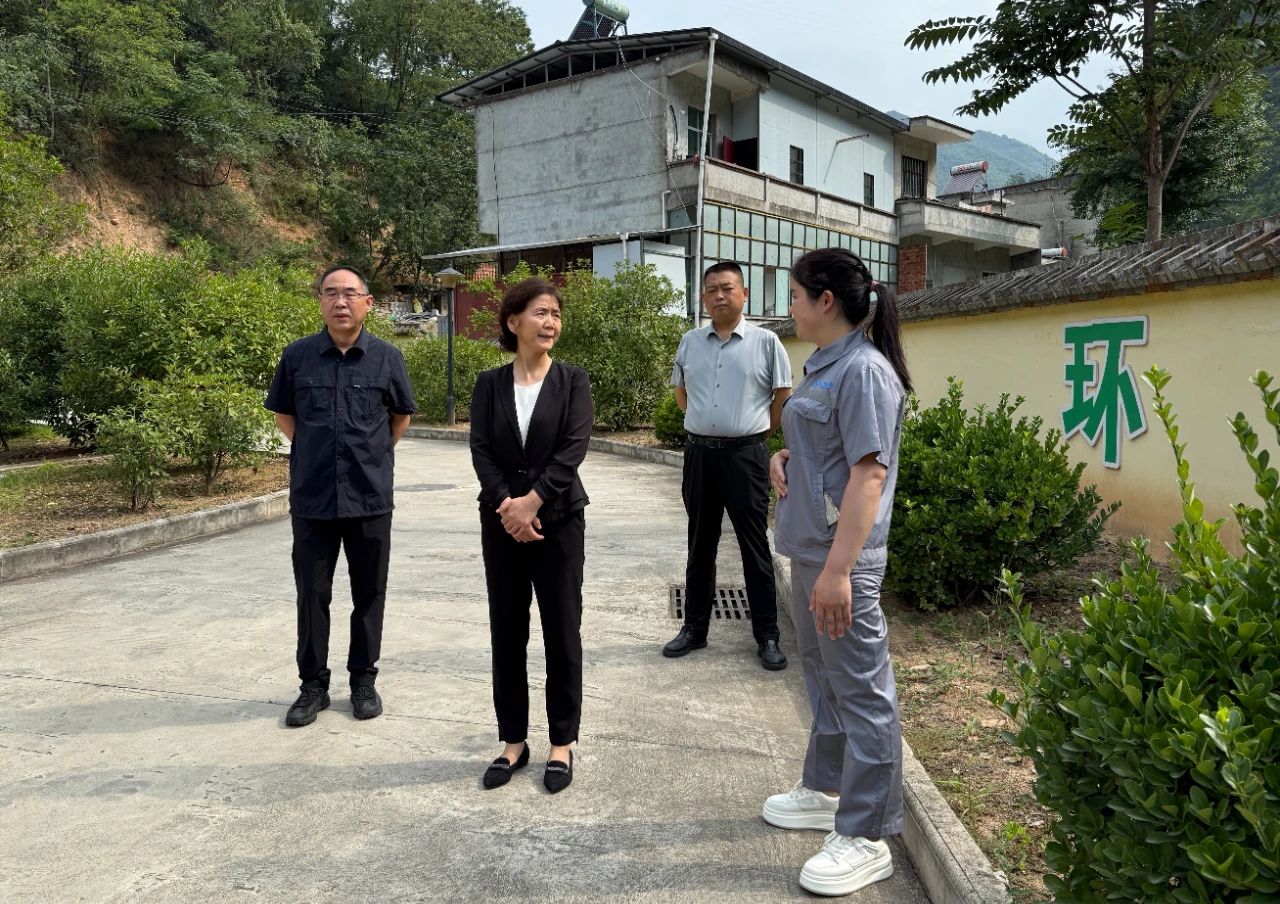 省总工会赴陕西环保集团水环境公司项目一线开展“夏送清凉”慰问活动