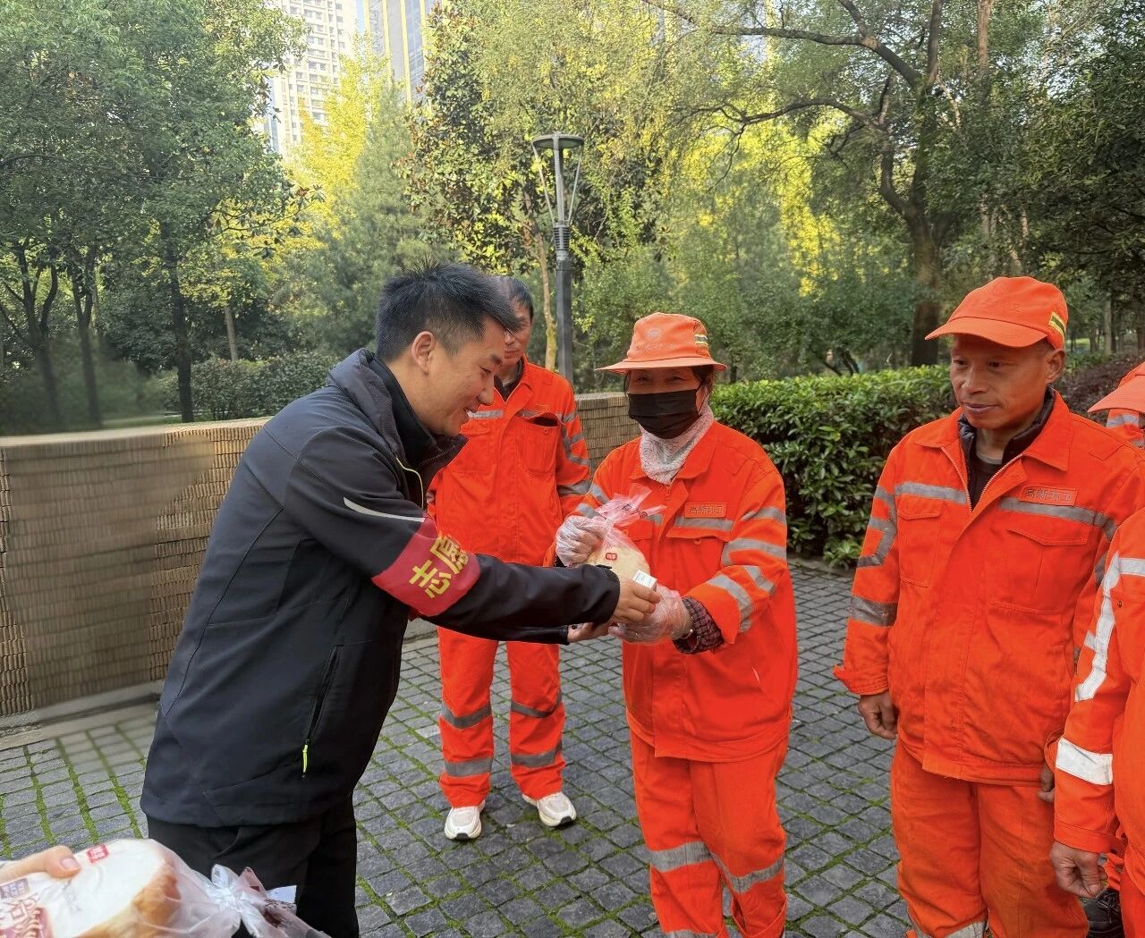 水环境公司开展“步步登高 情暖重阳 健步前行”健步走活动 水环境公司开展“步步登高 情暖重阳 健步前行”健步走活动