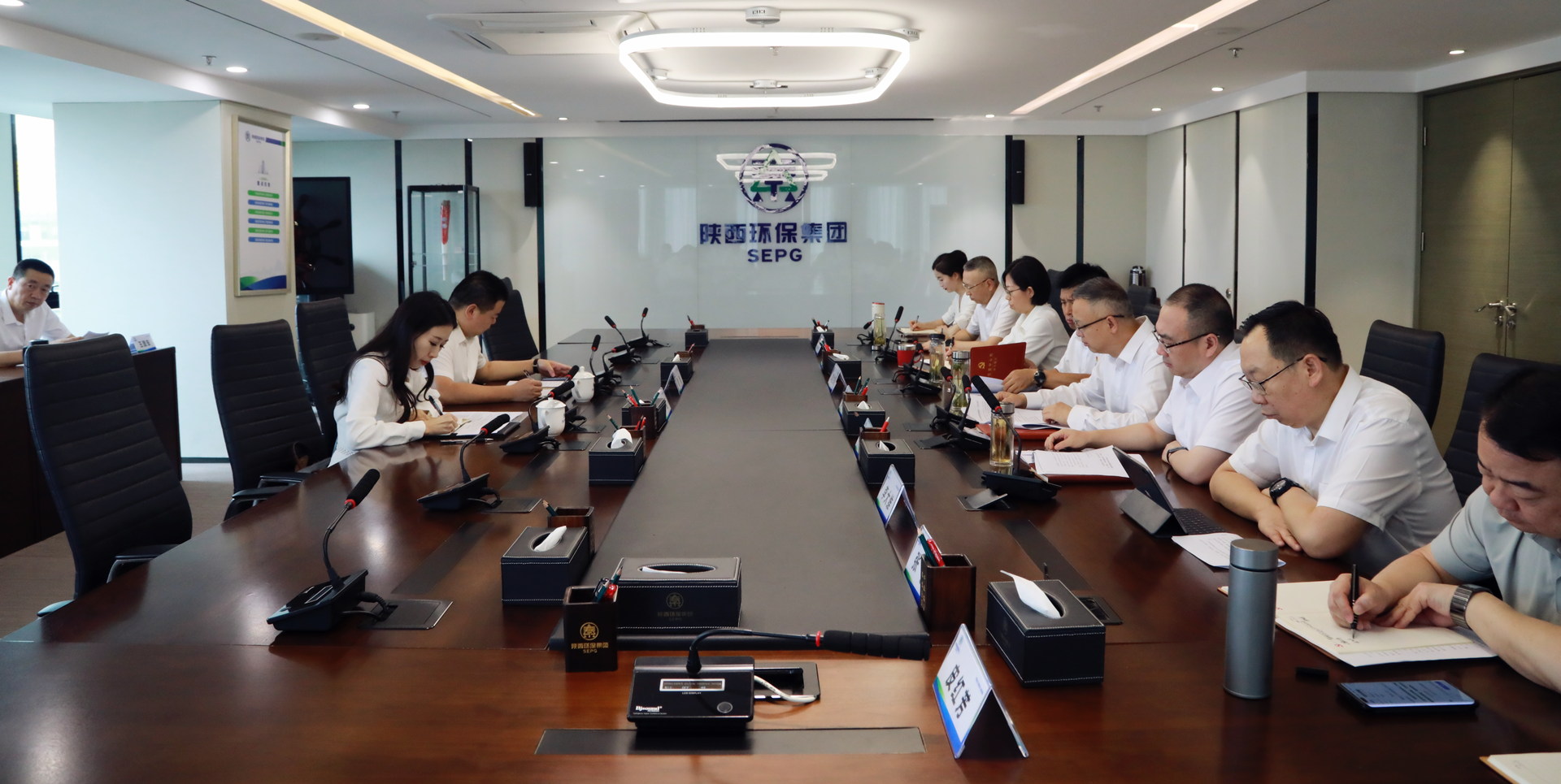 陕西环保集团召开党委理论学习中心组2026年第4次集中学习会议
